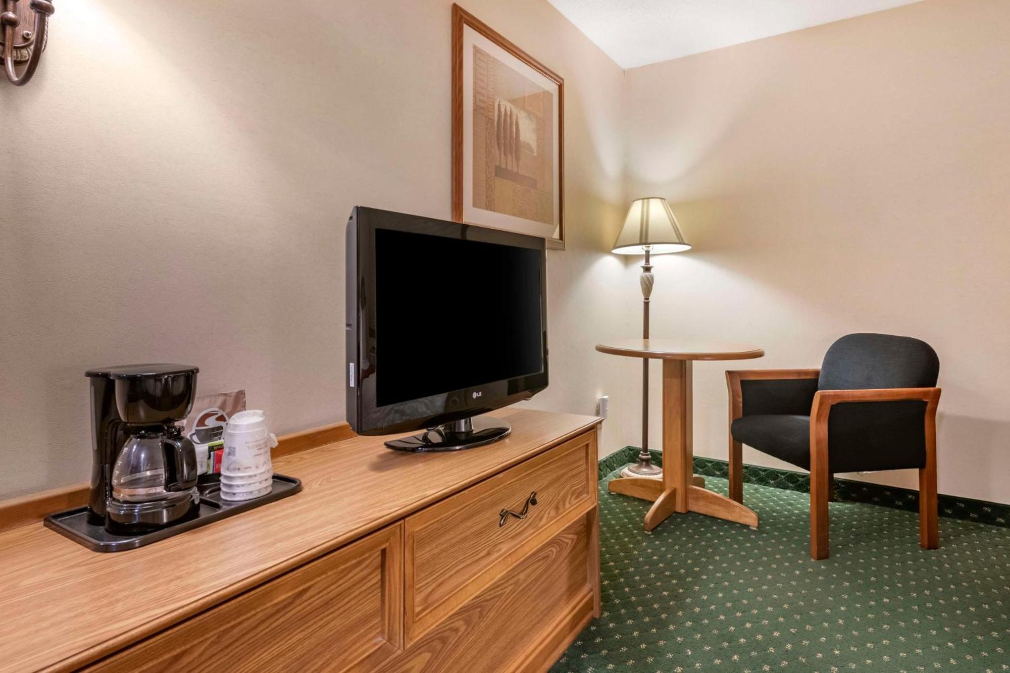 Surestay Plus Hotel By Best Western Баффало Екстер'єр фото